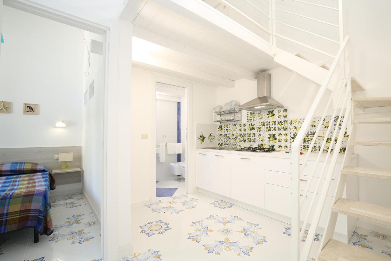 Residence La Conchiglia Весте Екстериор снимка