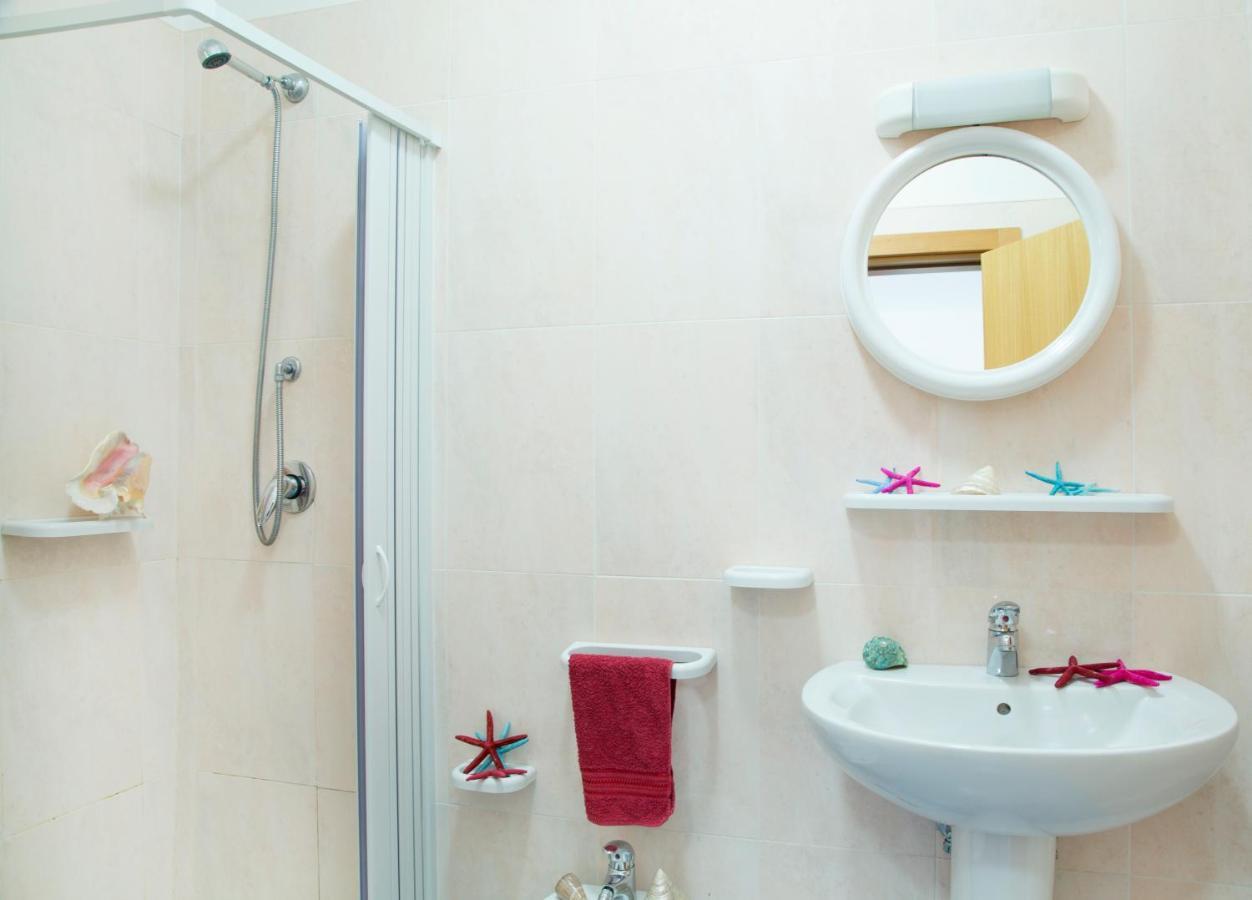 Residence La Conchiglia Весте Екстериор снимка