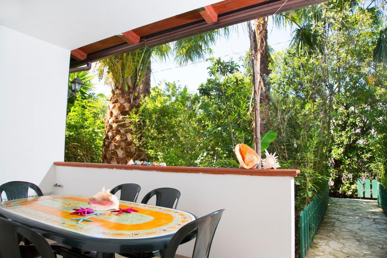 Residence La Conchiglia Весте Екстериор снимка