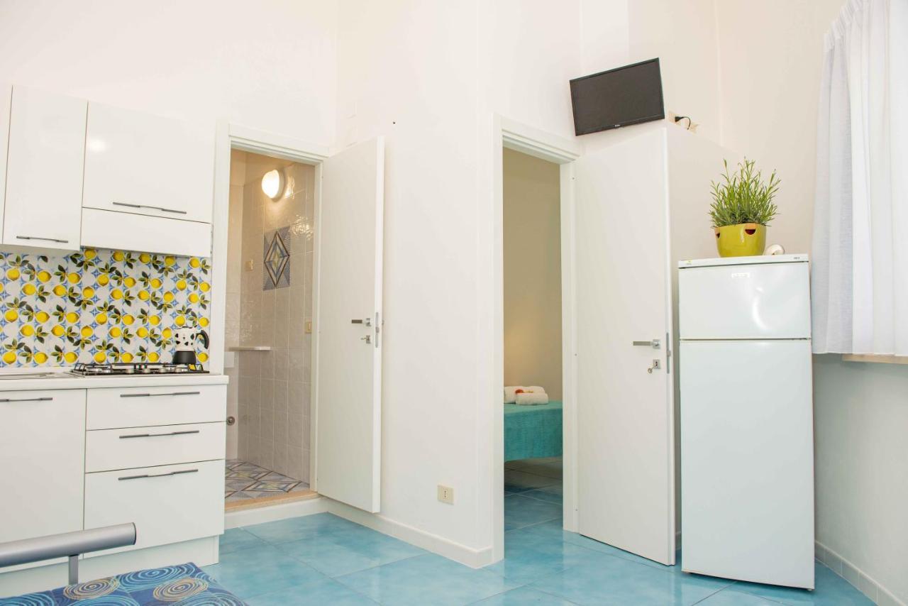 Residence La Conchiglia Весте Екстериор снимка